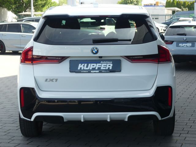 BMW iX1 xDrive30 M Sportp. Parkass°beh.M-MFLK°18" foto 4