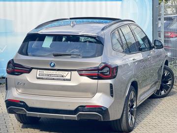 صورة 3 لـ 2024 BMW IX3