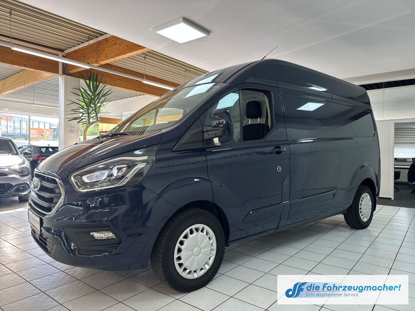 Fahrzeugabbildung Ford Transit Custom Kasten 320 L2H2 Limited StandHZG