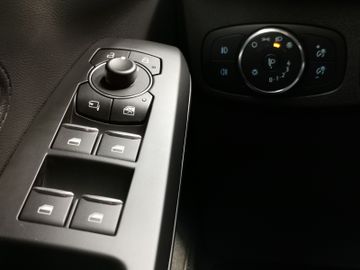 Ford Focus Turnier Apple CarPl. Alu Voll-LED usw