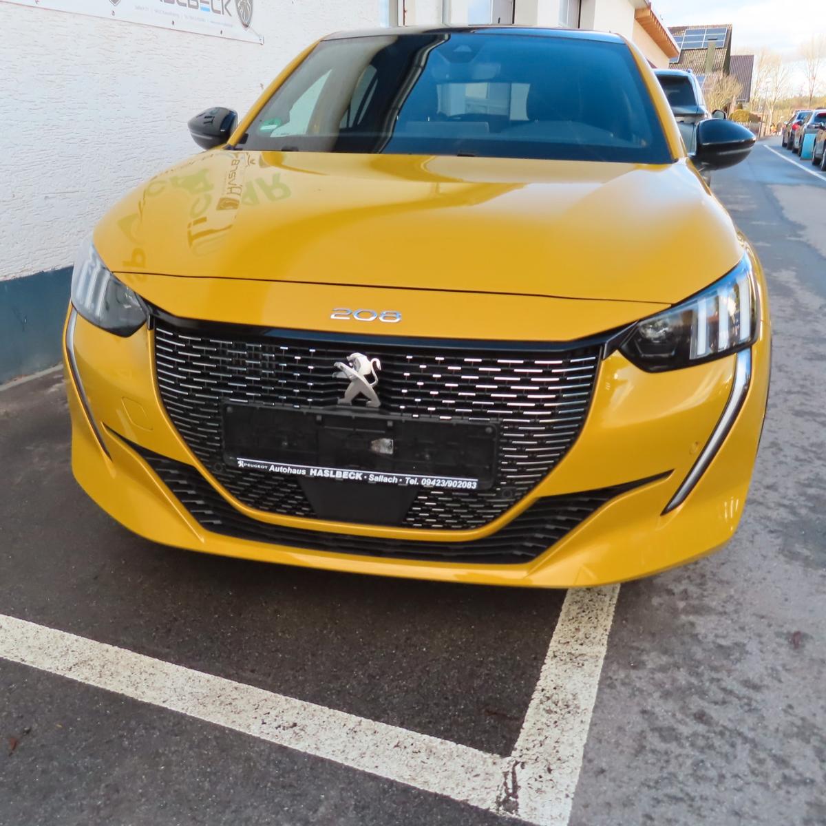 Peugeot 208 GT ,PT 130,EAT8, SHZ,Panorama,Navi