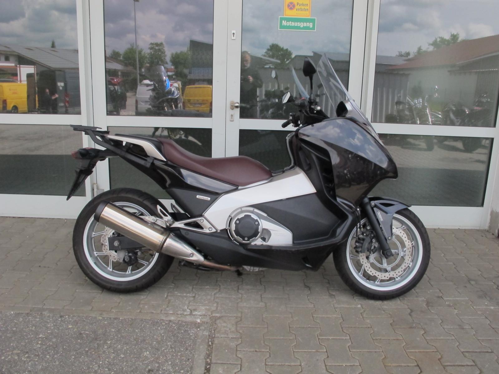 Honda Integra 700