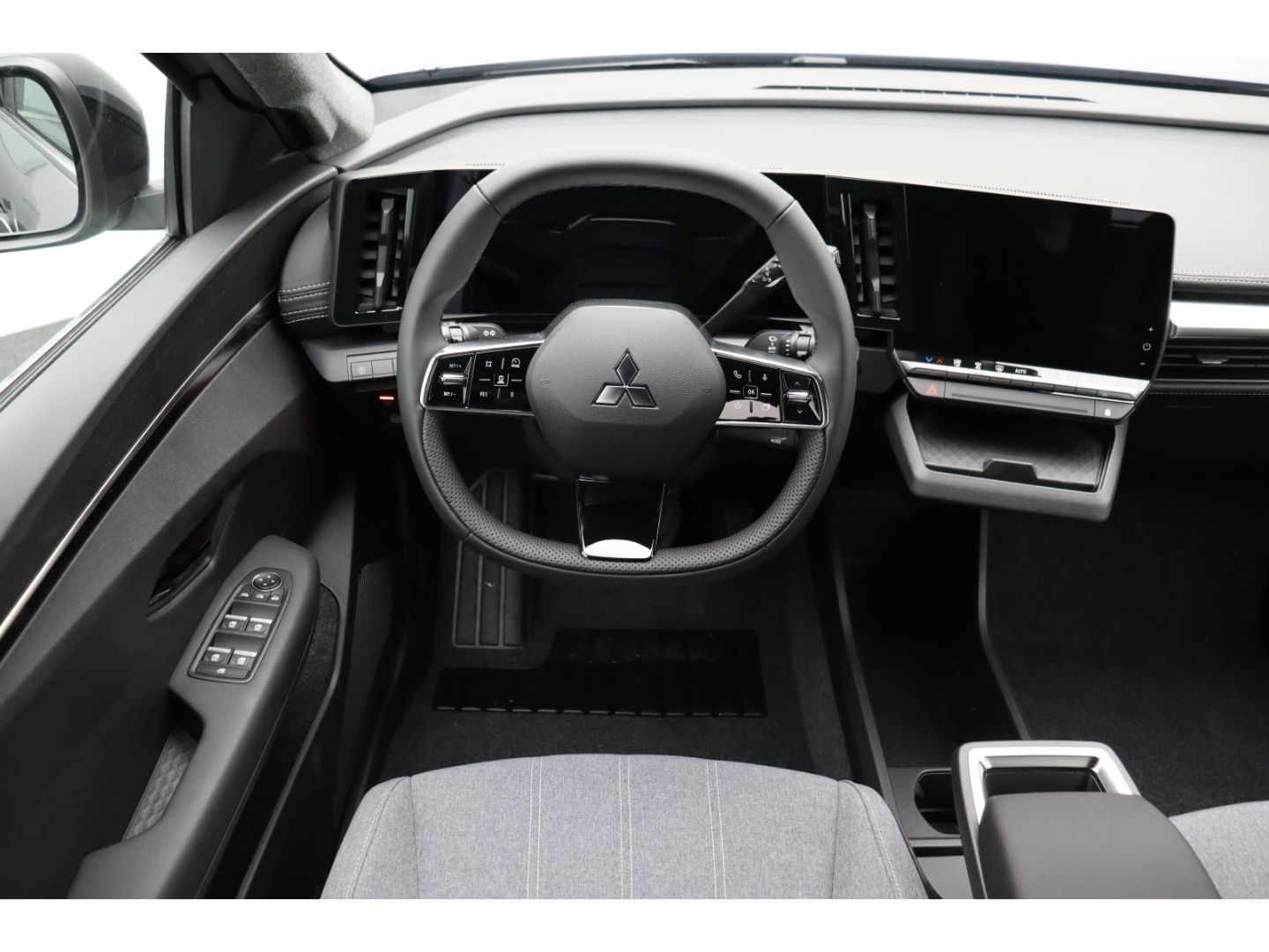 Fahrzeugabbildung Mitsubishi Eclipse Cross Diamant Plus 11 KW ACC LED SHZ