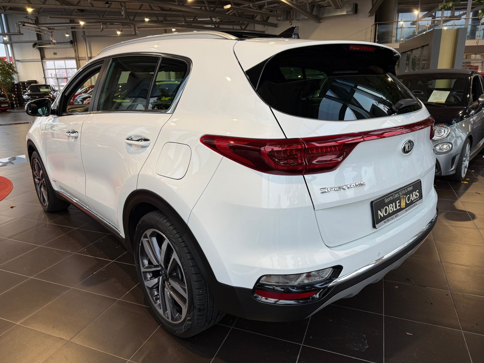 Fahrzeugabbildung Kia Sportage Platinum Edition AWD PANO 360° ACC