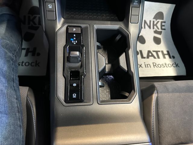 Toyota RAV 4 Style 2,5l Plug-In