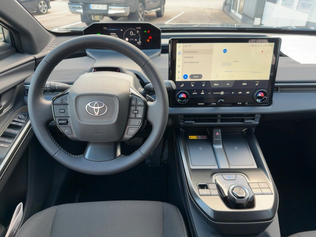 Fahrzeugabbildung Toyota C-HR+ Teamplayer *NAVI+MATRIX-LED *ACC *SHZ*