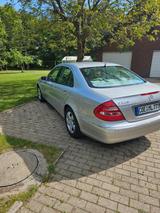 Mercedes-Benz E 240  ELEGANCE Elegance - Mercedes-Benz E 240 Gebrauchtwagen