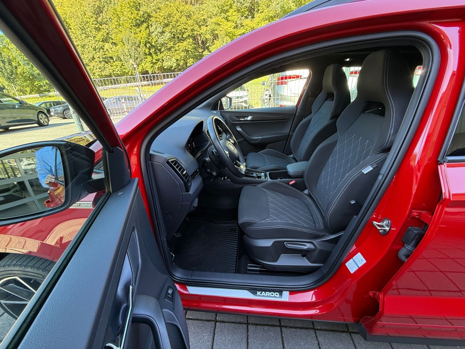 Karoq Sportline 1,5 TSI DSG Navi AHK Kamera Pano