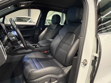 Porsche Cayenne - 10