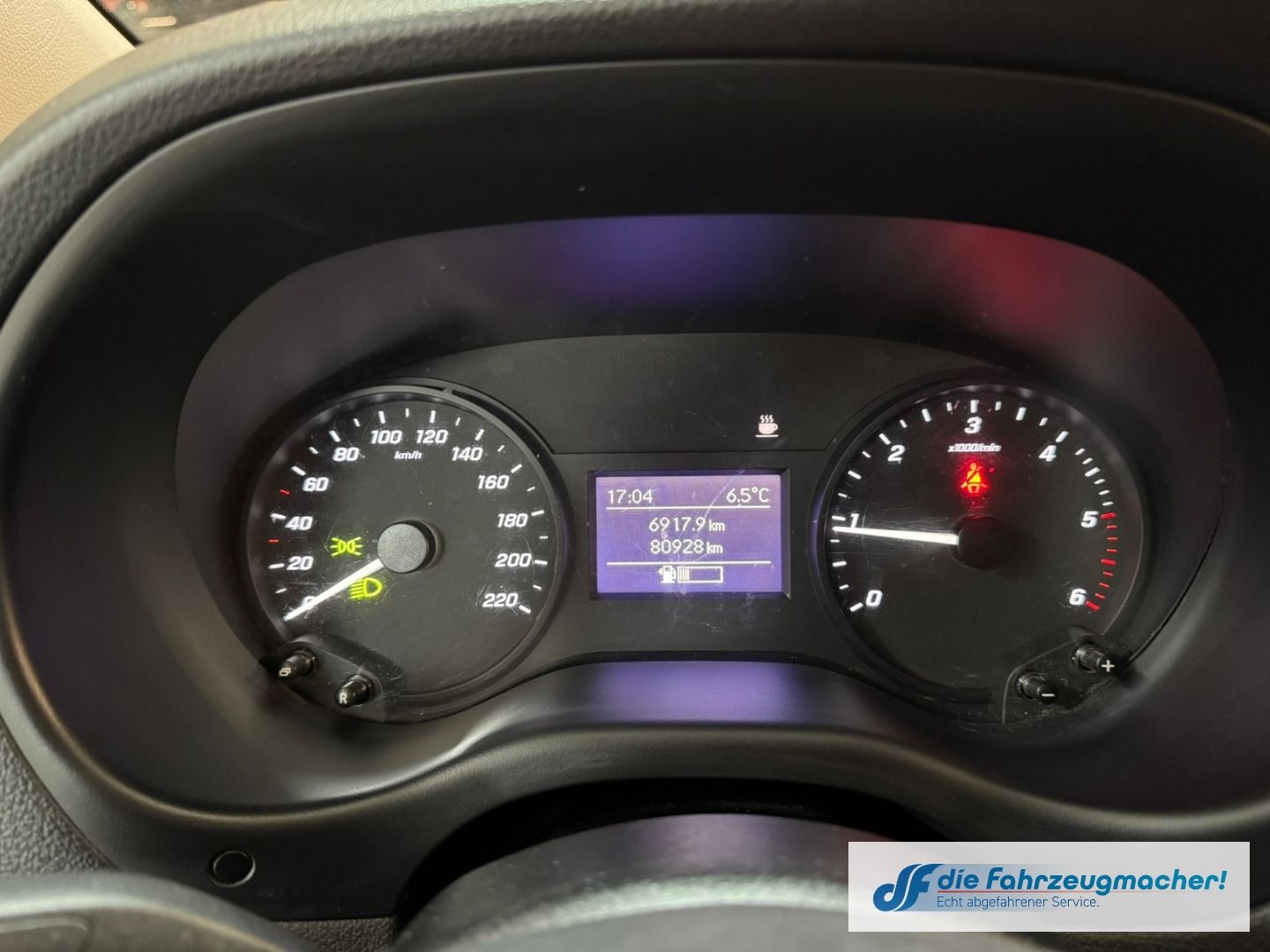 Fahrzeugabbildung Mercedes-Benz Vito Kasten 114 CDI FWD lang AHK Navi DAB SHZ R