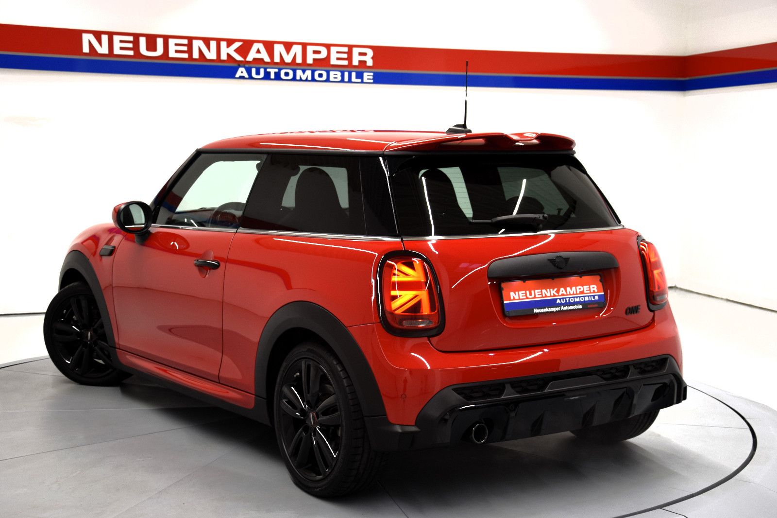 Fahrzeugabbildung MINI ONE John Cooper Works Kit  Schalensitz LED 17`