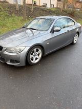 BMW 320d Coupé - - BMW 320 mit Diesel-Antrieb: Sportwagen, Automatik