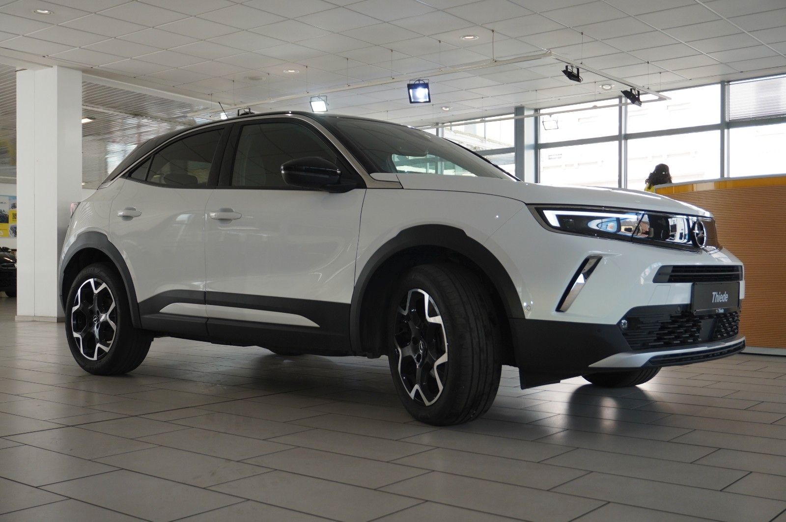 Fahrzeugabbildung Opel Mokka 1.2T ULTIMATE NAVI/LED/KAMERA/SPORT/SH/DAB