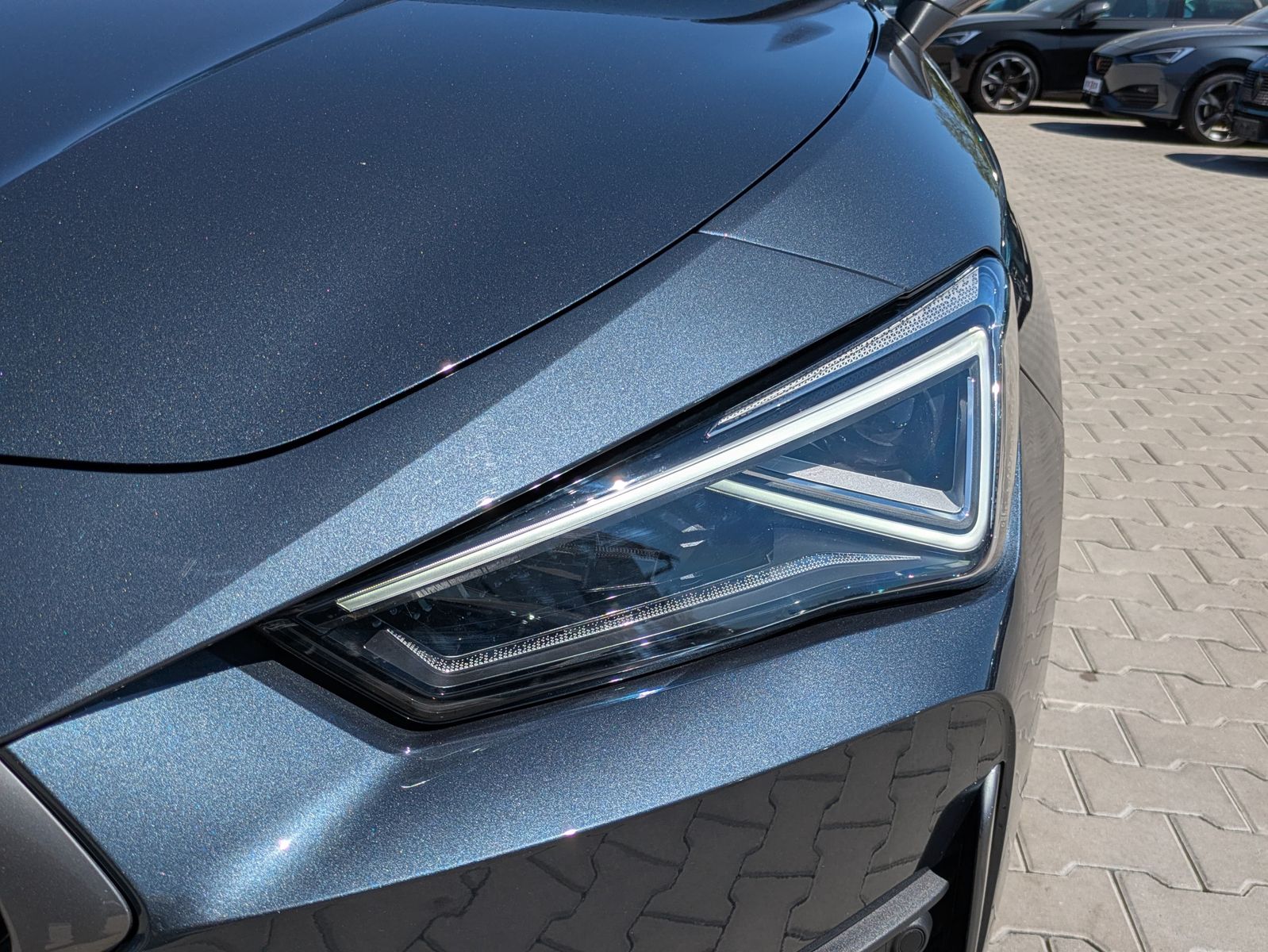 Fahrzeugabbildung CUPRA Leon 1.5 eTSI DSG MATRIX-LED*ACC*AHK*KAMERA*18"