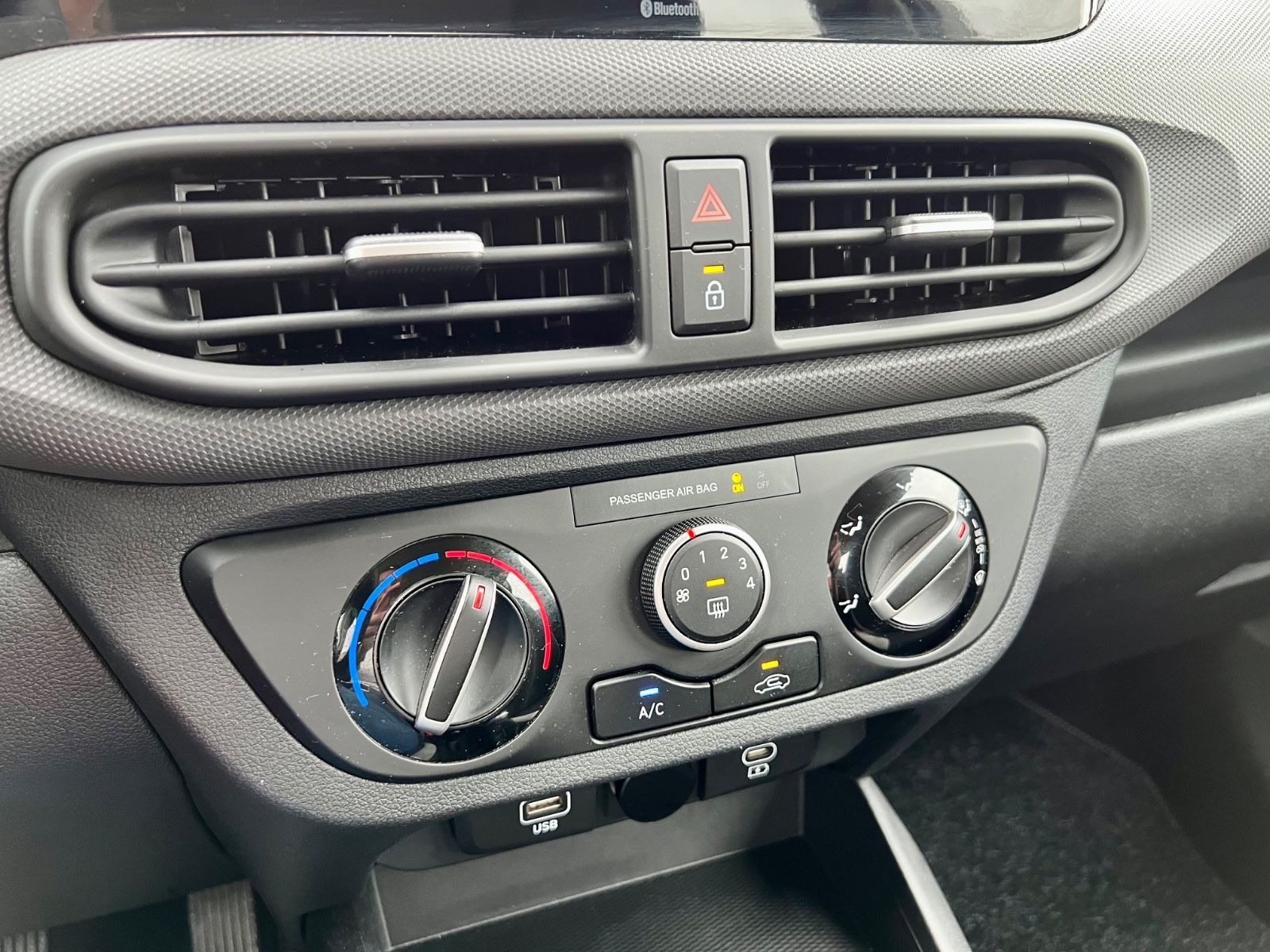 HYUNDAI i10 Trend KLIMA KAMERA NAVI SHZ