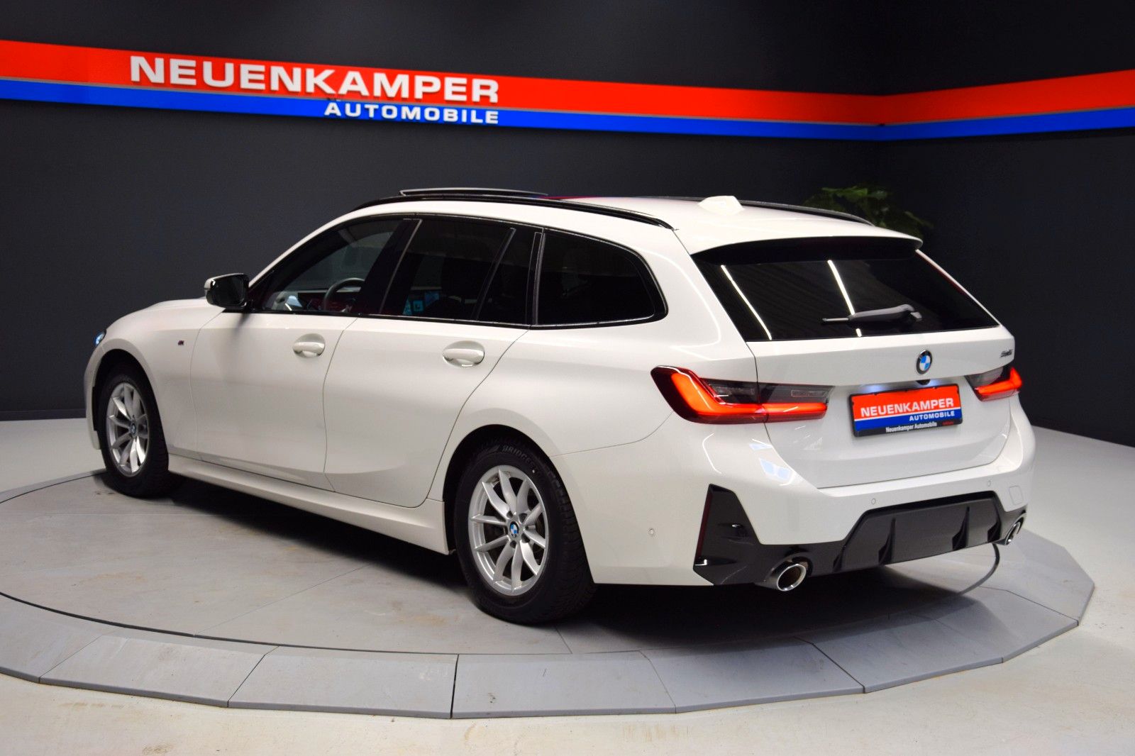 Fahrzeugabbildung BMW 318 i Touring M Sport ACC Pano AHK Memory Kamera