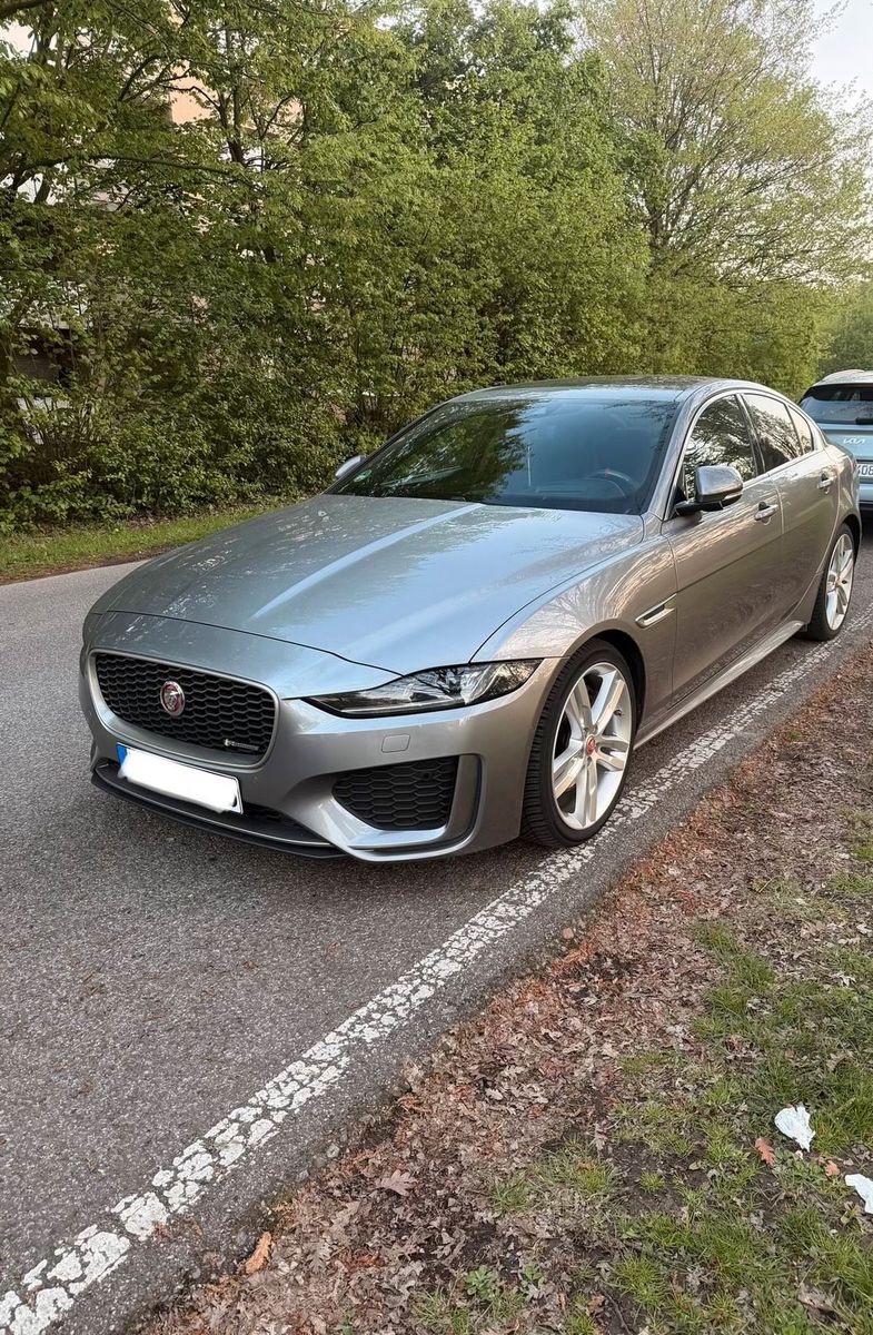 JAGUAR XE