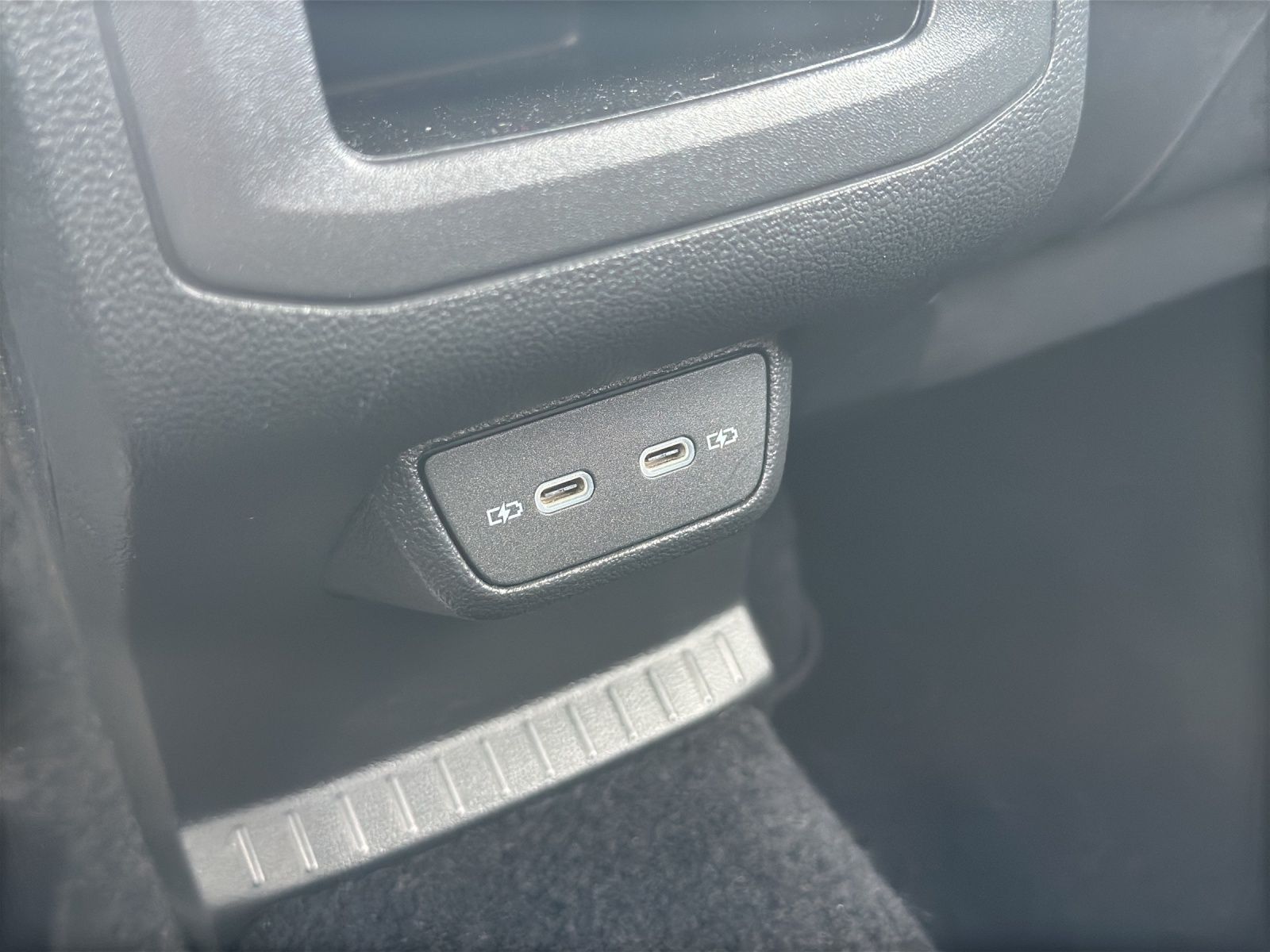 Fahrzeugabbildung Volkswagen T-Cross Life LED ACC SHZ DAB+ 5J-GARANTIE