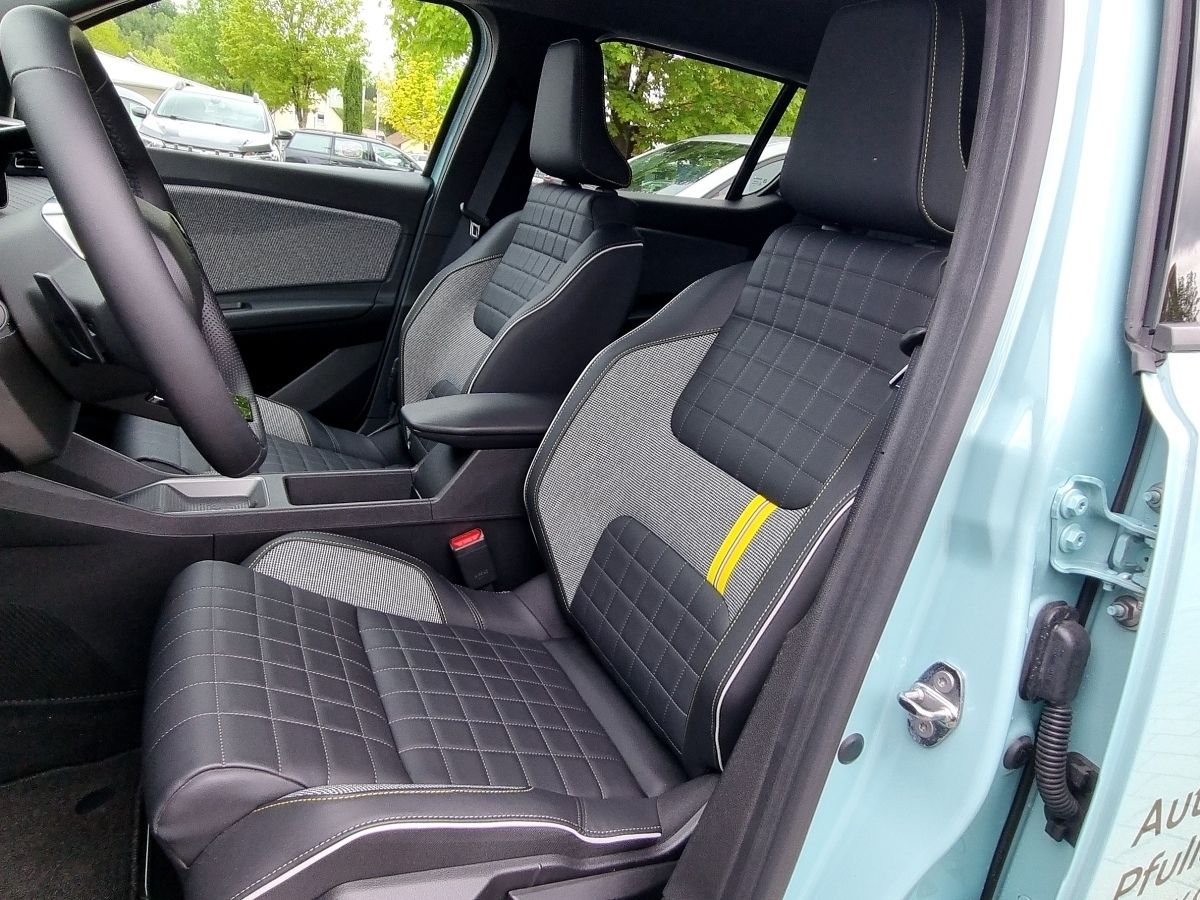 Fahrzeugabbildung Renault R 4 E-Tech elektrisch Iconic 150 Comfort Range