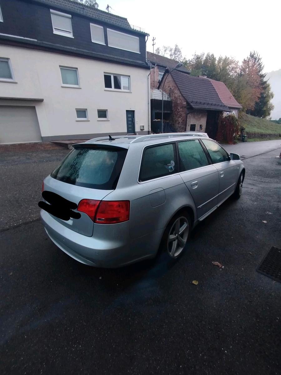Audi A4 2007 — салон