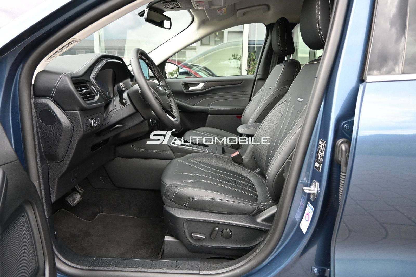 Fahrzeugabbildung Ford Kuga 2.0 D Aut. 4WD VIGNALE °ACC°HEAD-UP°STANDHZ