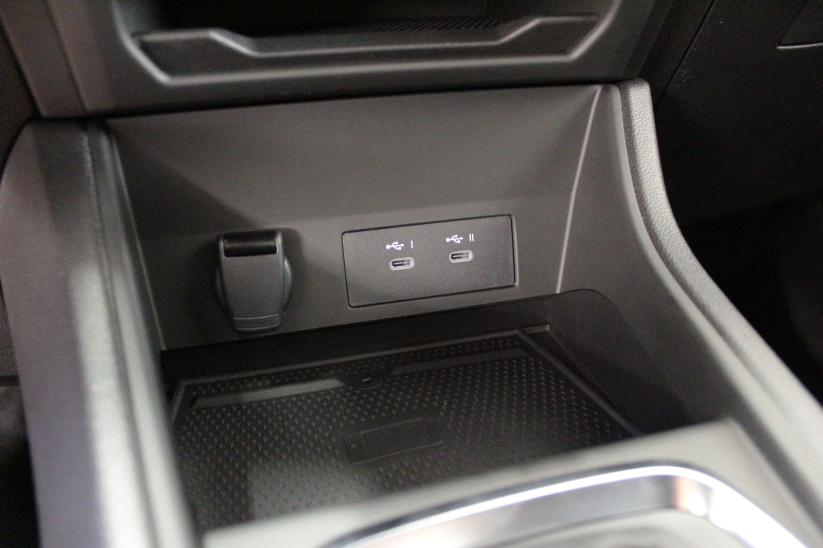 Fahrzeugabbildung Renault Captur Mild Hybrid 160 EDC Techno*Open R-Link*