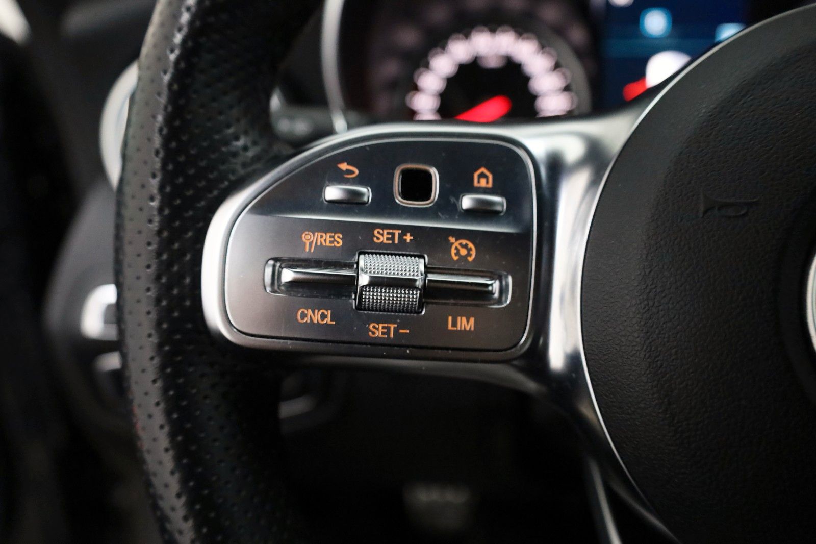 Fahrzeugabbildung Mercedes-Benz C 200 d Coupe, AMG-Line,Navi,Kamera,CarPlay,+WR