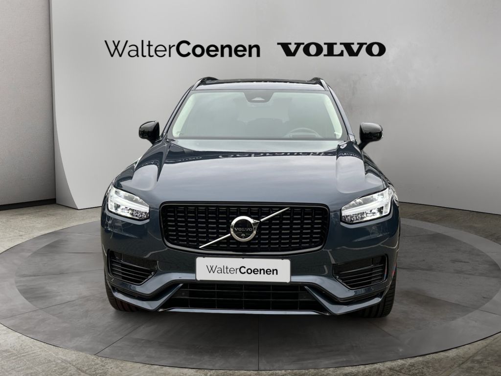 VOLVO XC90 T8 AWD Plug-in Hybrid Ultra Dark 360° AHK s VOLVO XC90 T8 AWD Plug-in Hybrid Ultra Dark 360° AHK s