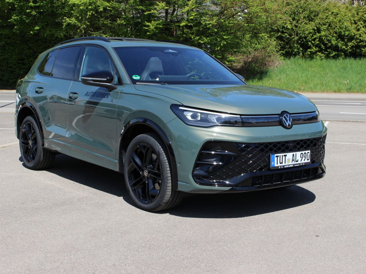 Fahrzeugabbildung Volkswagen Tiguan 2.0 TDI SCR 4M R-Line/360/ACC/AHK/St.Hz