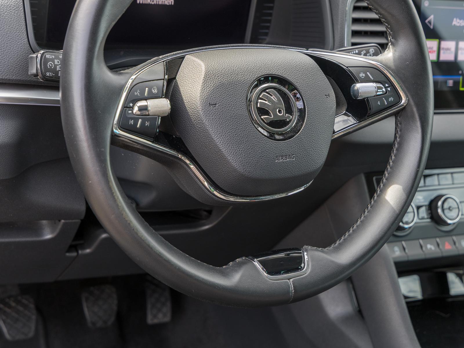 Skoda Karoq 1.0 TSI Tour KESSY REARVIEW LED PDC SITZHZ