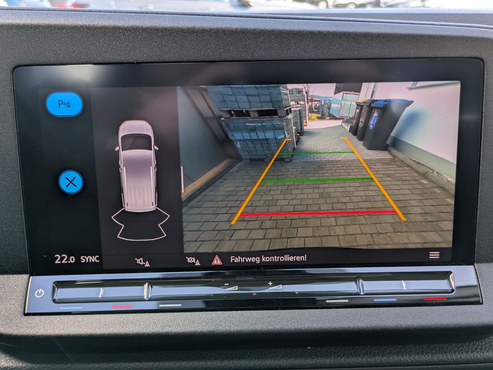 Fahrzeugabbildung Volkswagen Caddy Maxi 2.0 TDI 4Motion TEMP*KAMERA*APP*NAVI