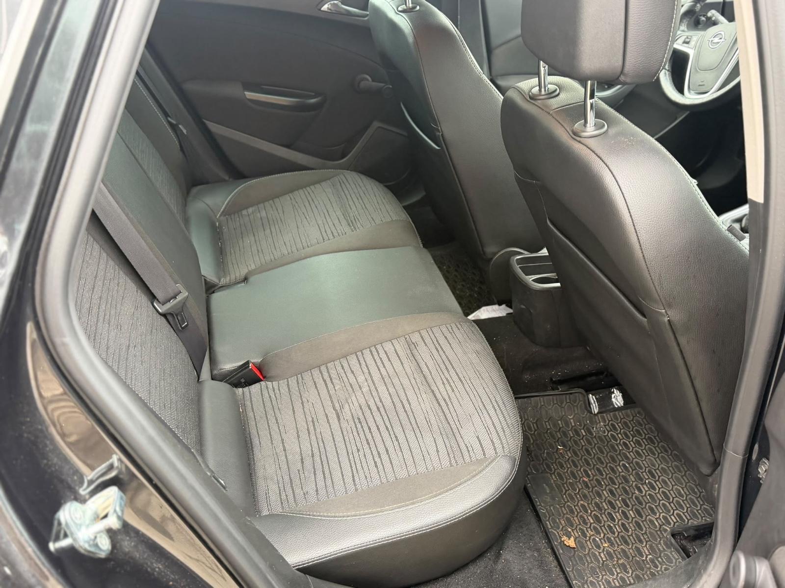 Opel Astra 2015 — photo 16