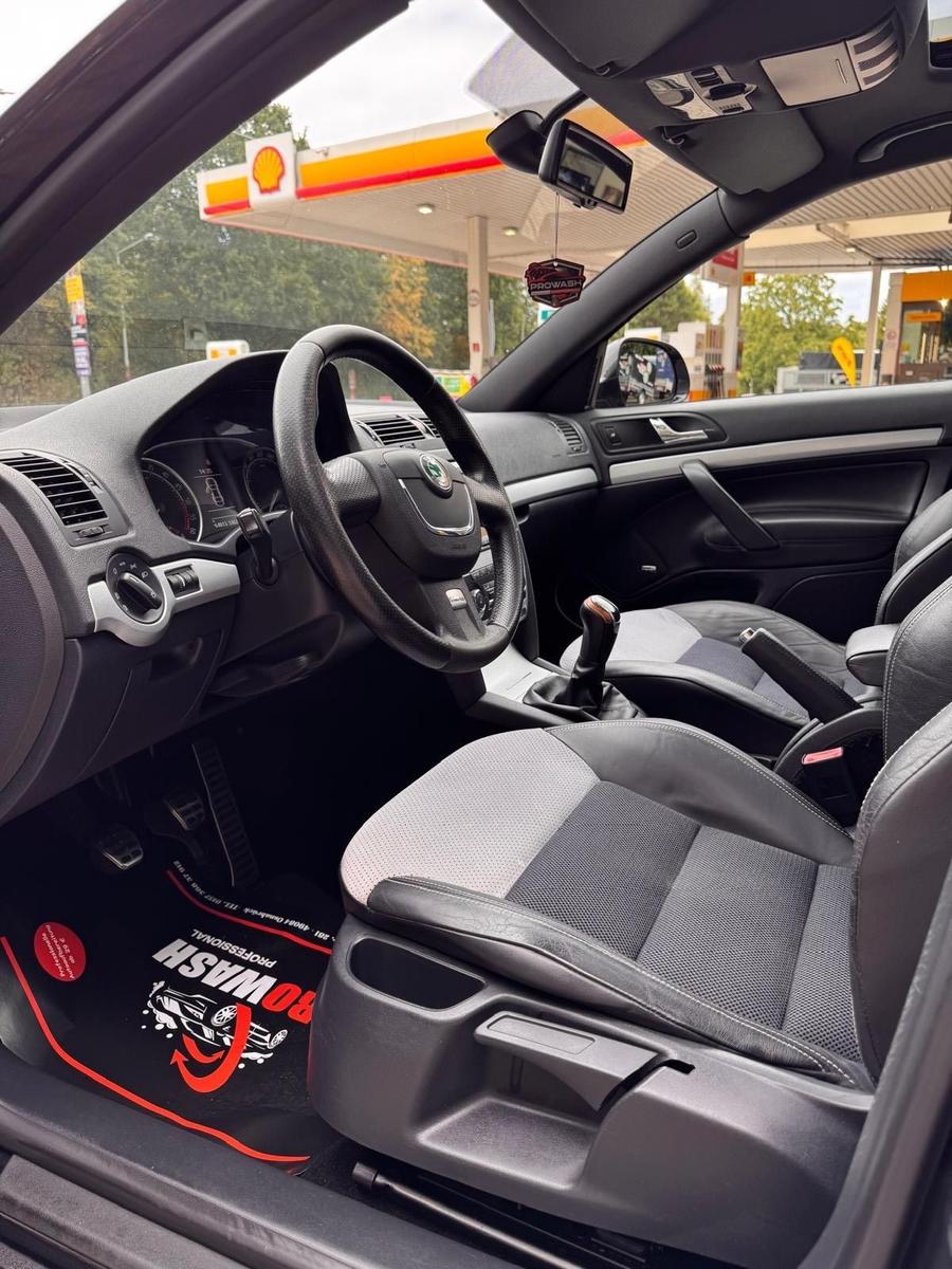 Skoda Octavia 2011 — photo 12