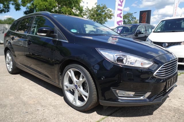 Ford Focus Turnier Titanium+ele Sitze, PDC+KAMERA+SIT