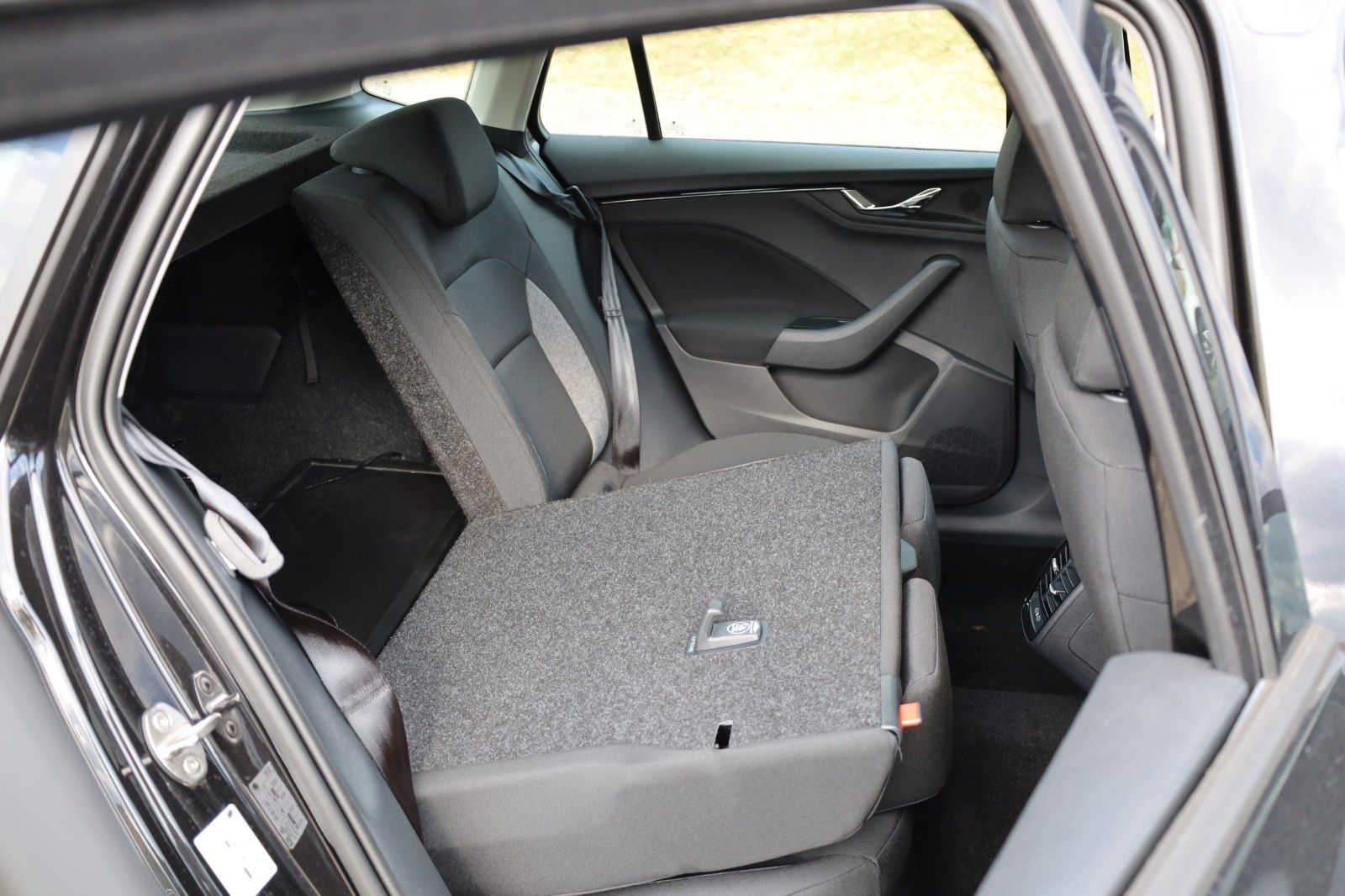 Fahrzeugabbildung SKODA Kamiq 1,0 TSI City Edition *AHZV-Vorb *Sitzhz.