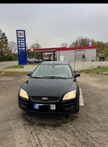 Ford Focus 1.6i tüv neu