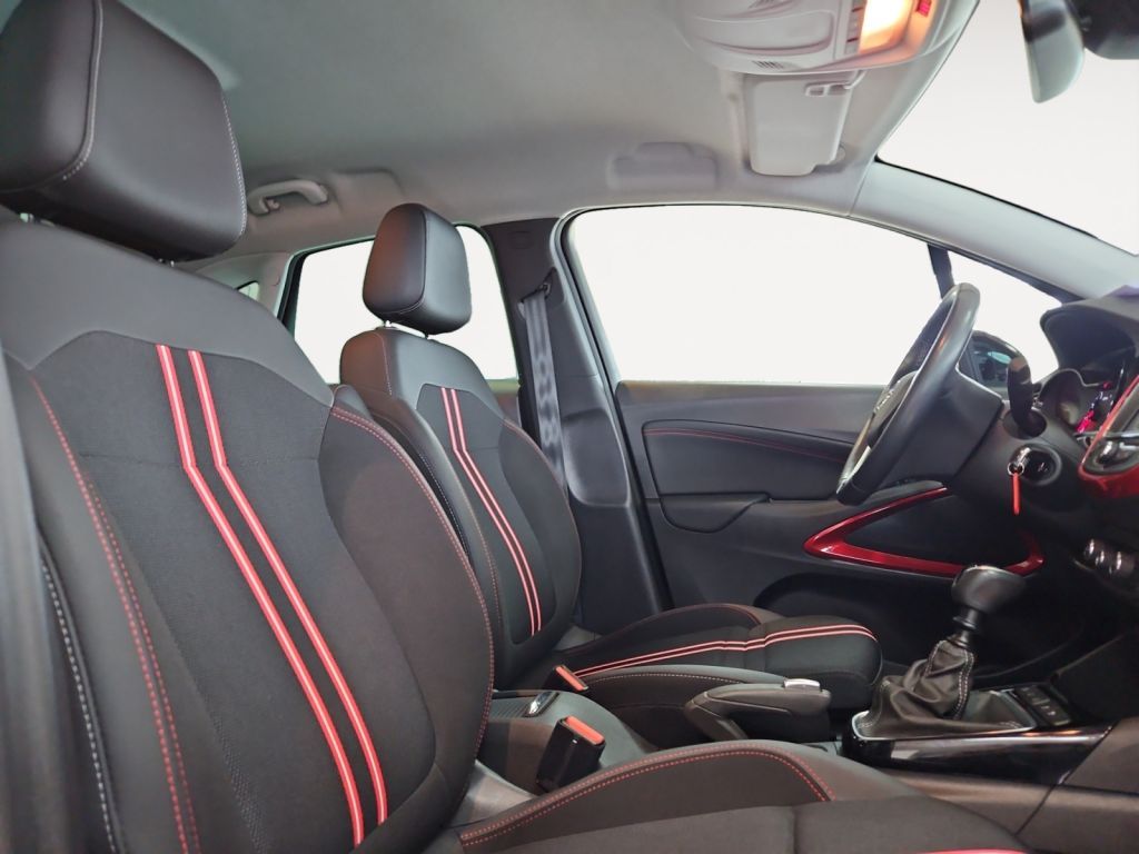 Fahrzeugabbildung Opel Crossland 1.2 GS Line IntelliGrip u. Sitzheizung