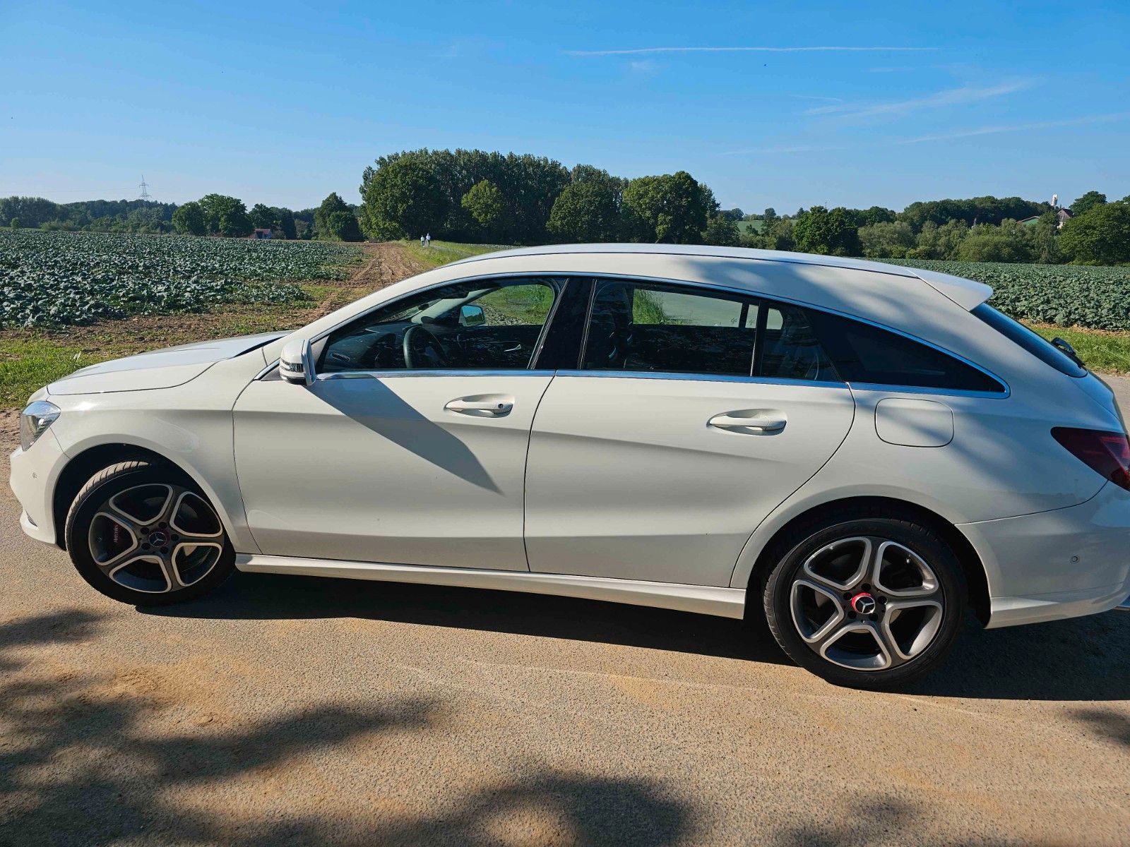 MERCEDES-BENZ CLA 180 Shooting Brake