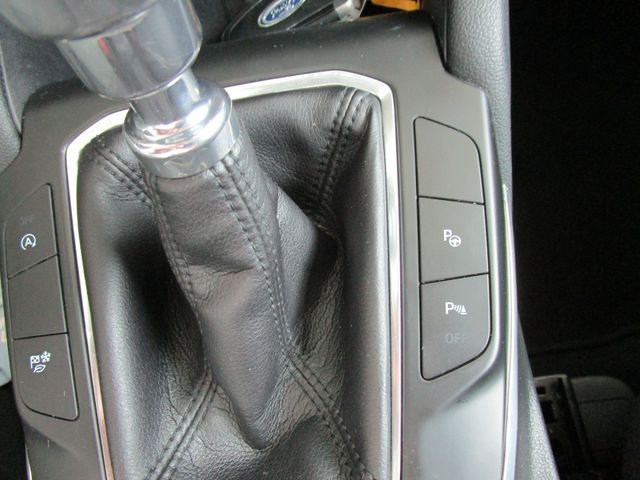 Kuga Titanium/LED/ACC/RFK/Key Free/TWA