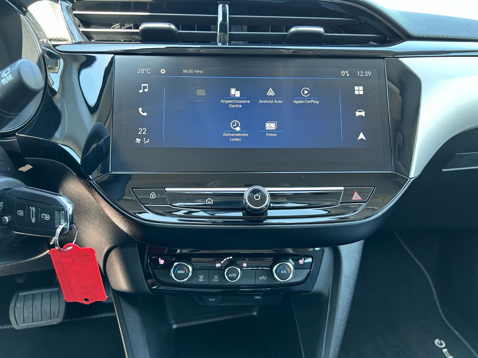 Fahrzeugabbildung Opel Corsa elektro°50 kWh°SOH 100%°LED°1.Hand°