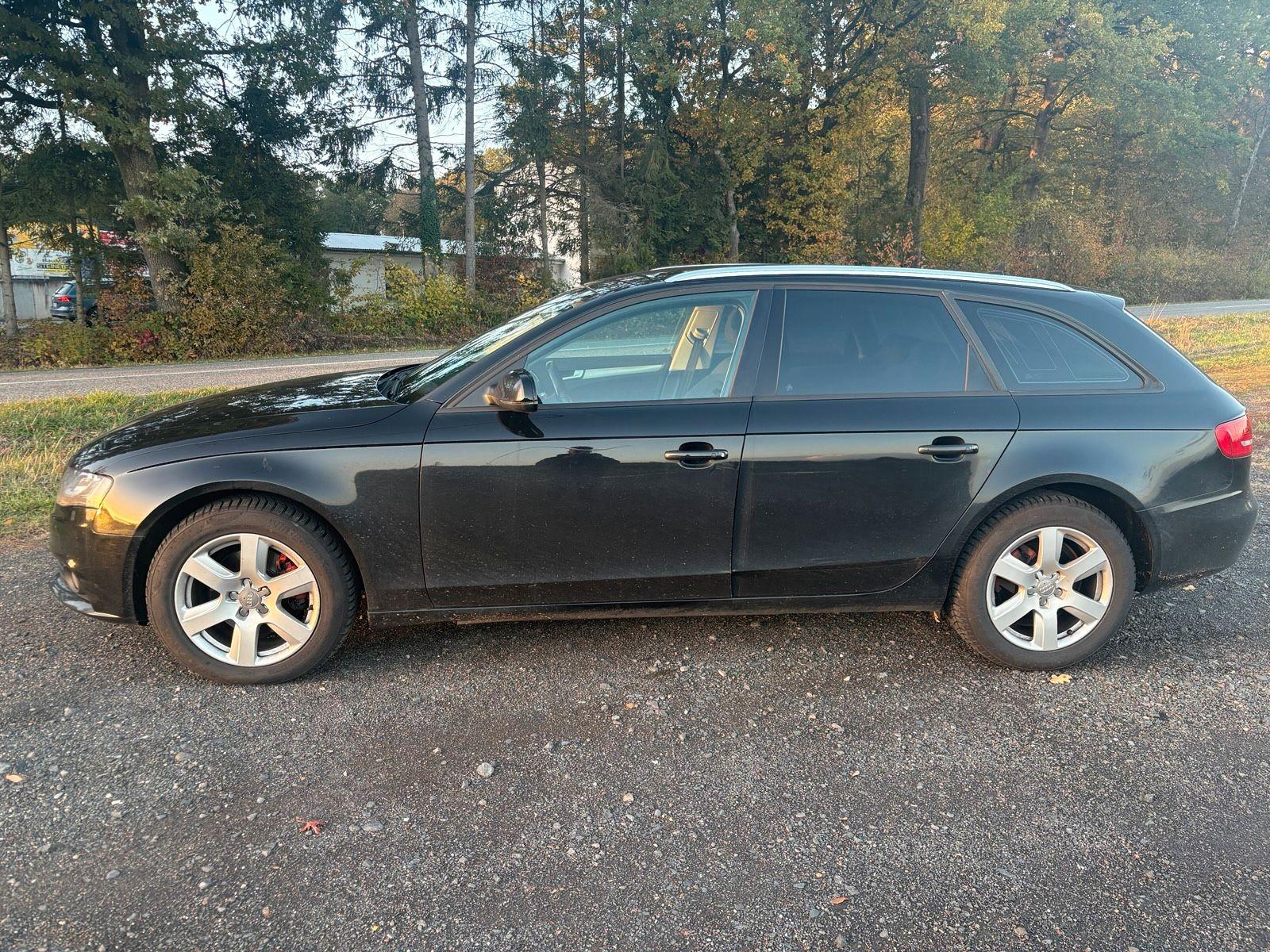 Audi A4 2009 — rear view