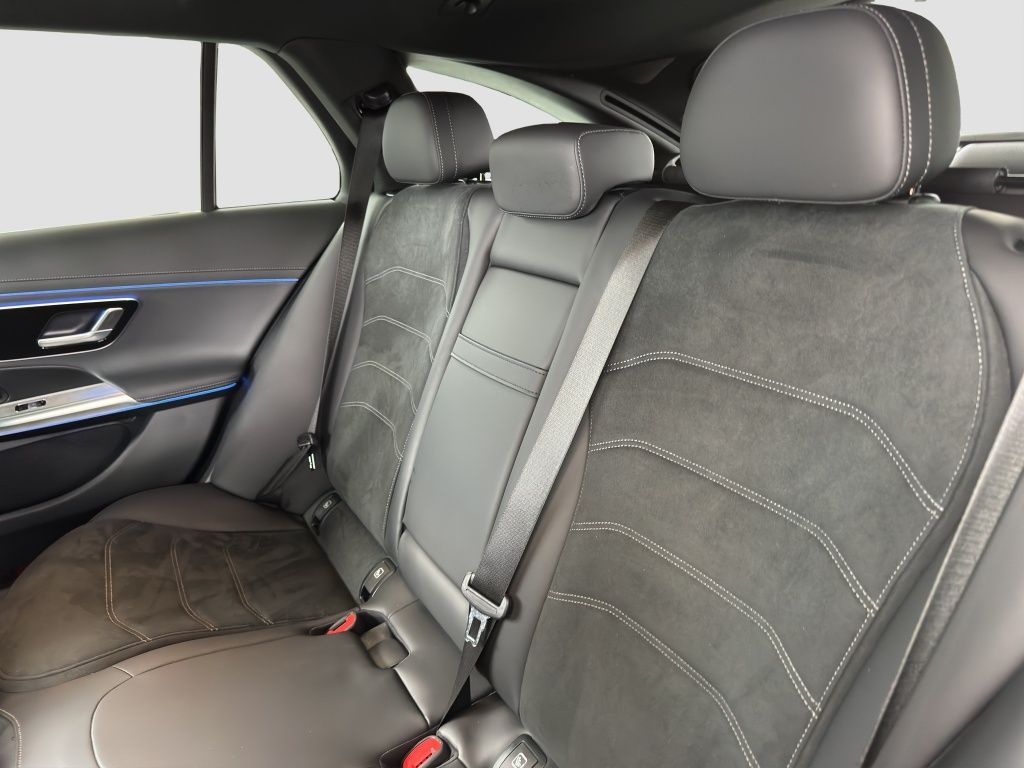 Fahrzeugabbildung Mercedes-Benz E 300 de T-Modell mit EQ Hybrid Technologie AHK