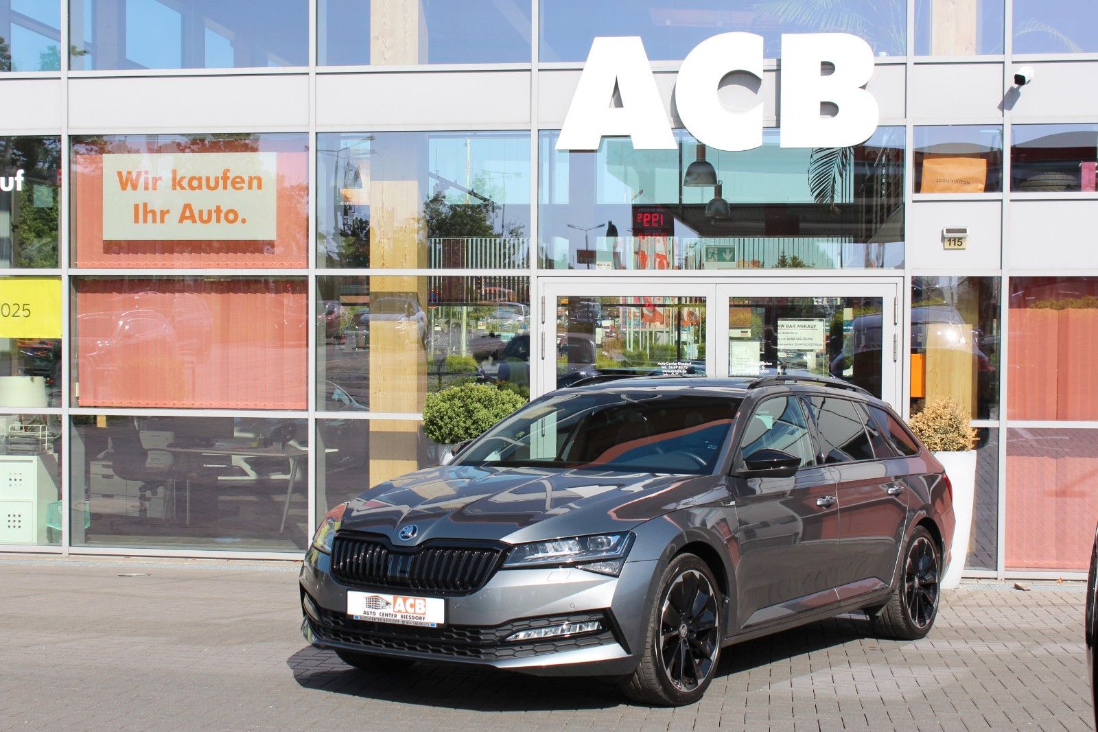 Skoda Superb Combi TDI Sportline Pano Stdhzg ACC AHK