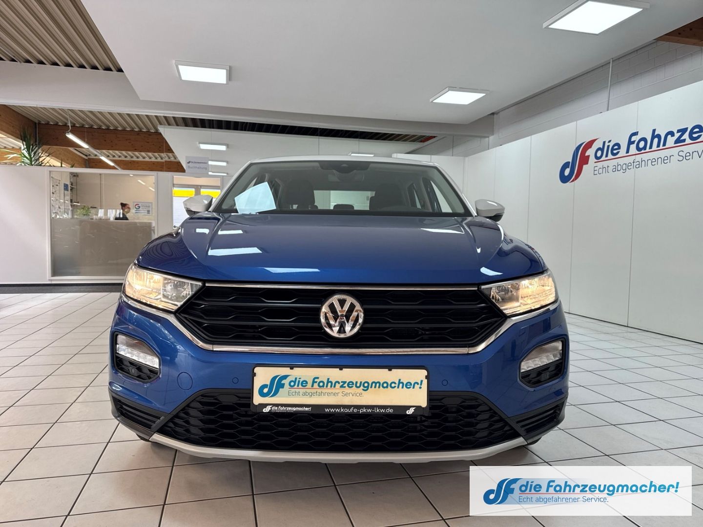 Fahrzeugabbildung Volkswagen T-Roc Style Mehrzonenklima Ambientebeleuchtung S