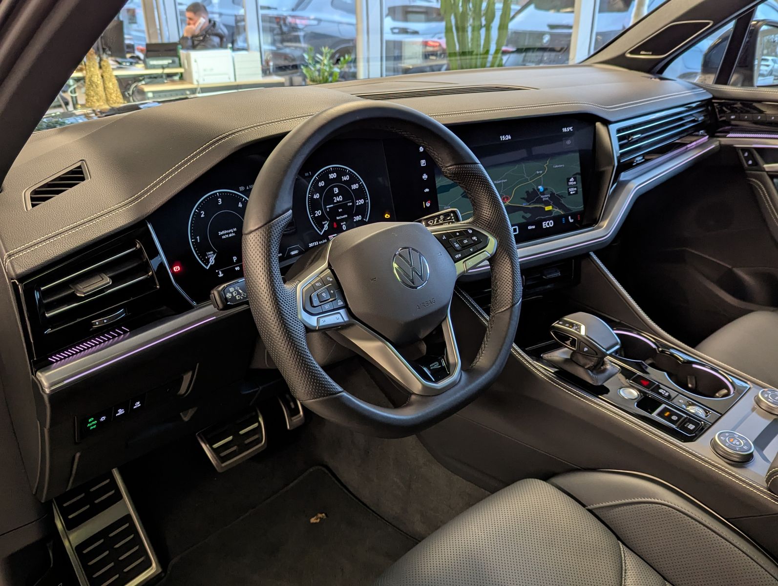 VW Touareg 3.0TDI 4M R-Line VOLL Black 22" UPE 114T - Image 22