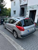 Peugeot 207 SW Sport 120 VTi Automatik Sport - Peugeot 207 mit Benzin-Antrieb: Automatik