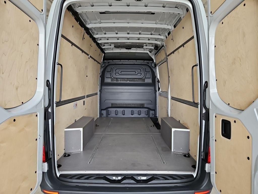 Fahrzeugabbildung Mercedes-Benz Sprinter 317 Kasten L2H2 RWD 360°Schwingsitz SHZ