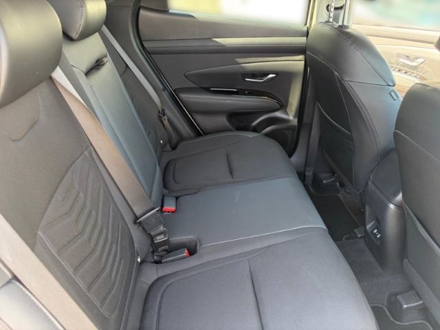 Fahrzeugabbildung Hyundai Tucson FL HEV (MY25) 1.6 T-GDi (215 PS) 4WD Tren