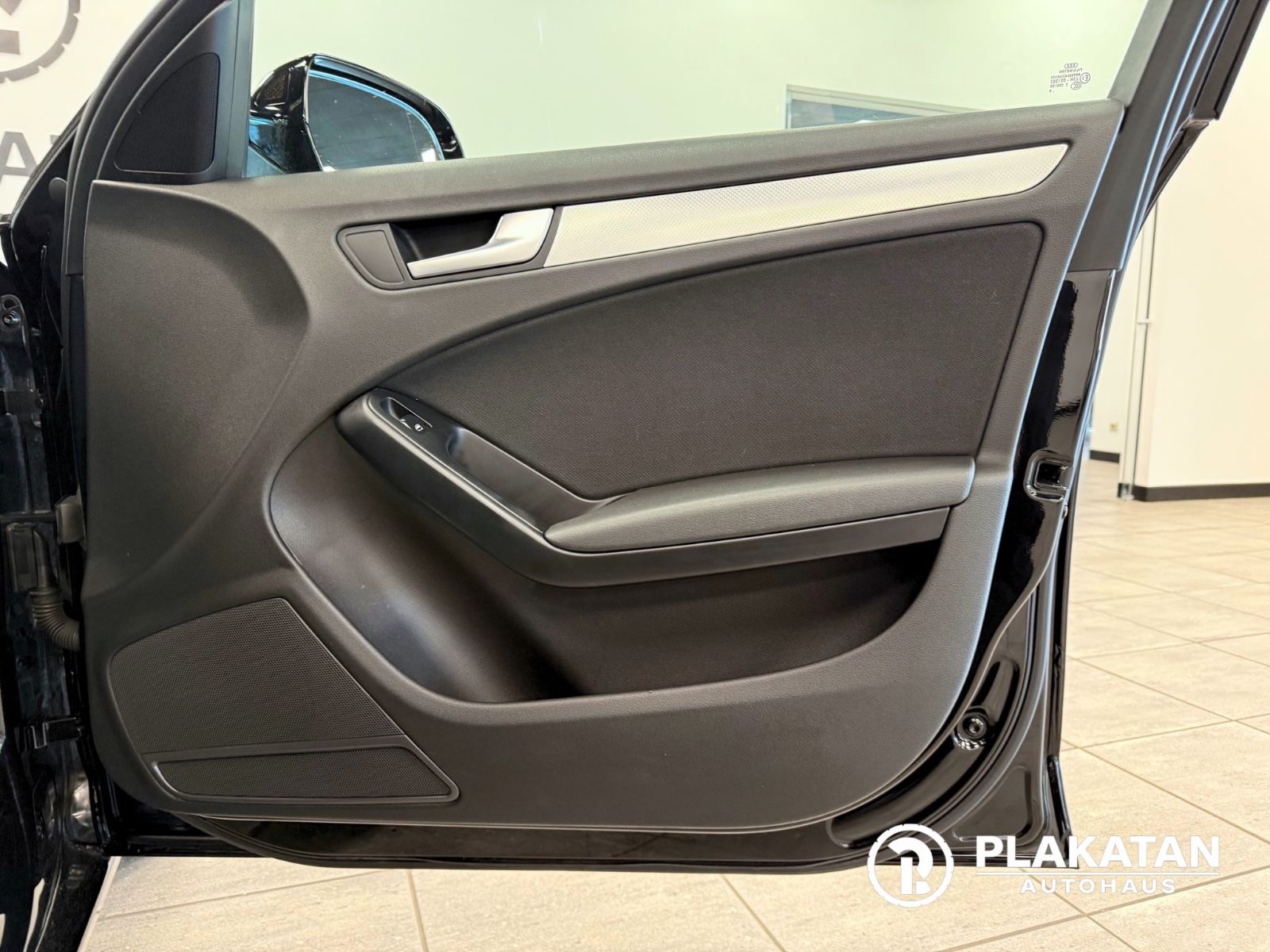 Fahrzeugabbildung Audi A4 Avant Ambition EXPORT