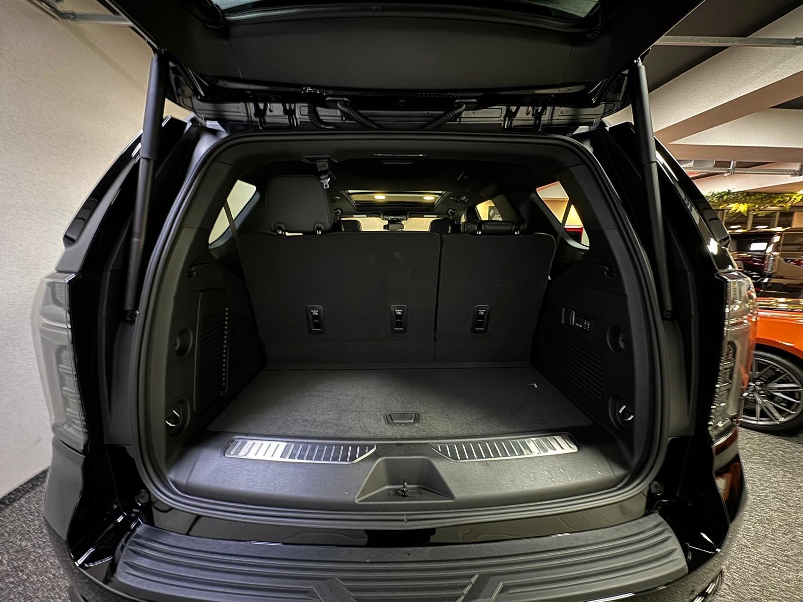 Fahrzeugabbildung Chevrolet 2026 TAHOE 6.2 ECOTEC RST 4x4-22"-NAV